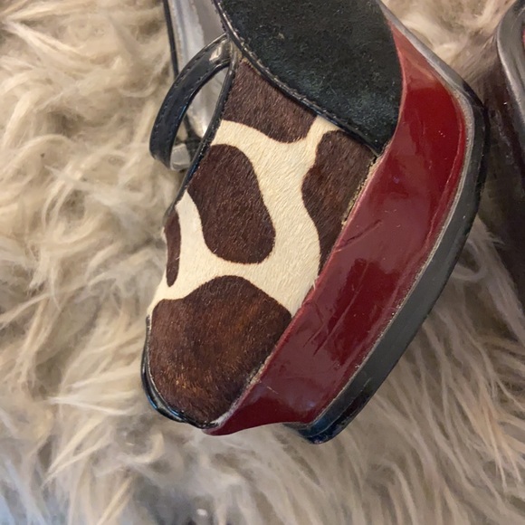 Loved and Fabulous Guess platform heels, Size 6. - Picture 5 of 13